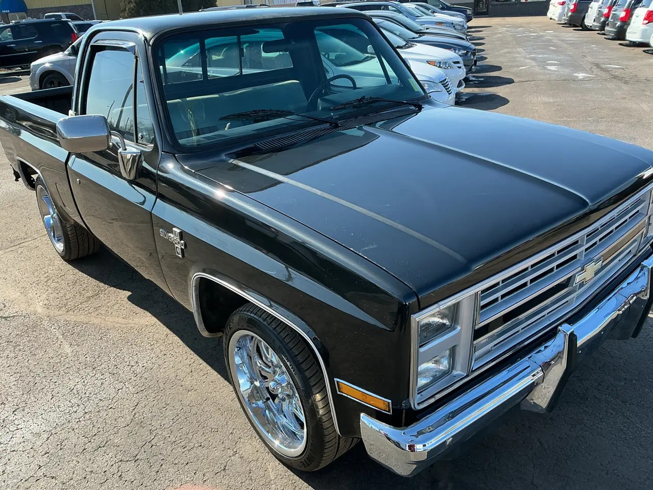 1987 Chevrolet R10 Pickup SWB