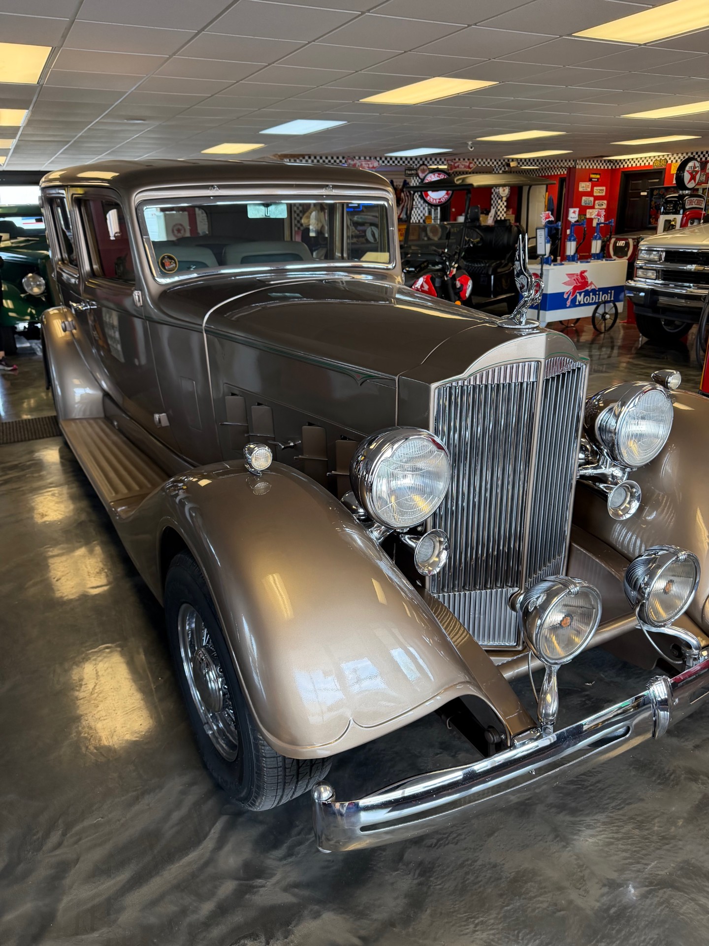 1934 Packard Club Sedan Style 716