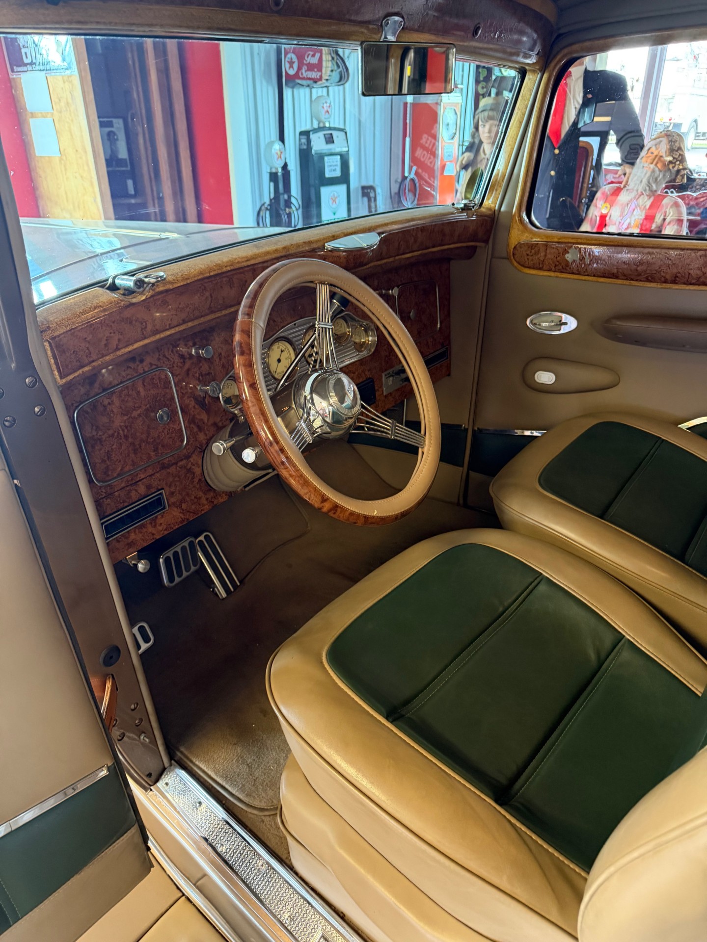 1934 Packard Club Sedan Style 716