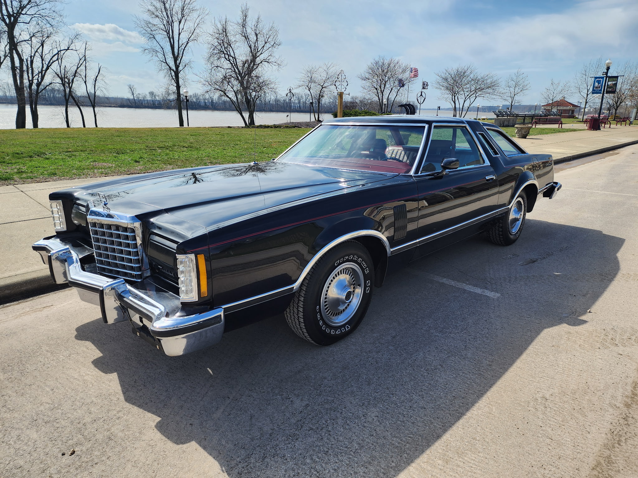 1977 Ford Thunderbird