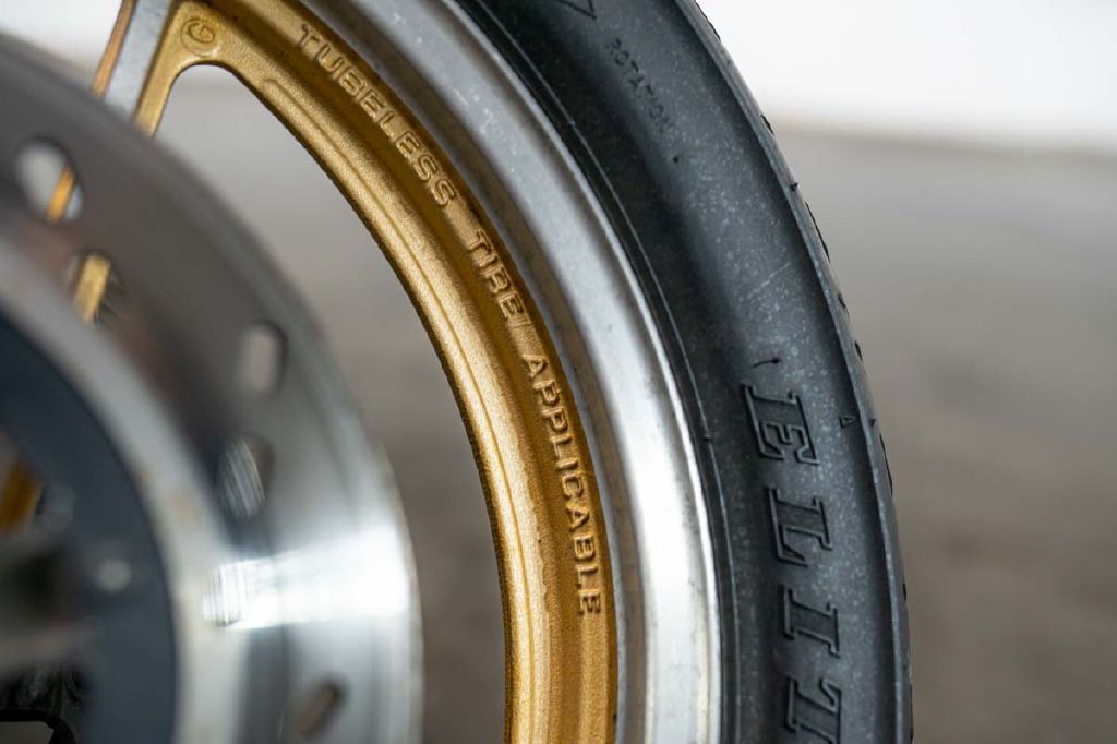 1985 Suzuki GS550E Motorcycle