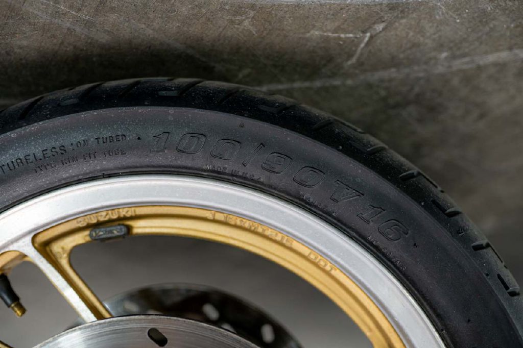 1985 Suzuki GS550E Motorcycle