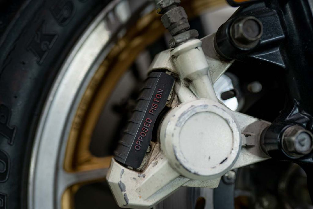 1985 Suzuki GS550E Motorcycle