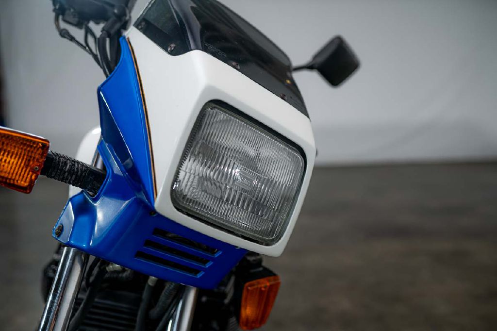 1985 Suzuki GS550E Motorcycle