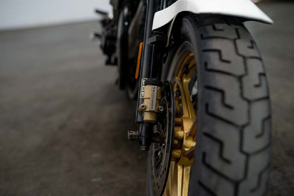 1985 Suzuki GS550E Motorcycle