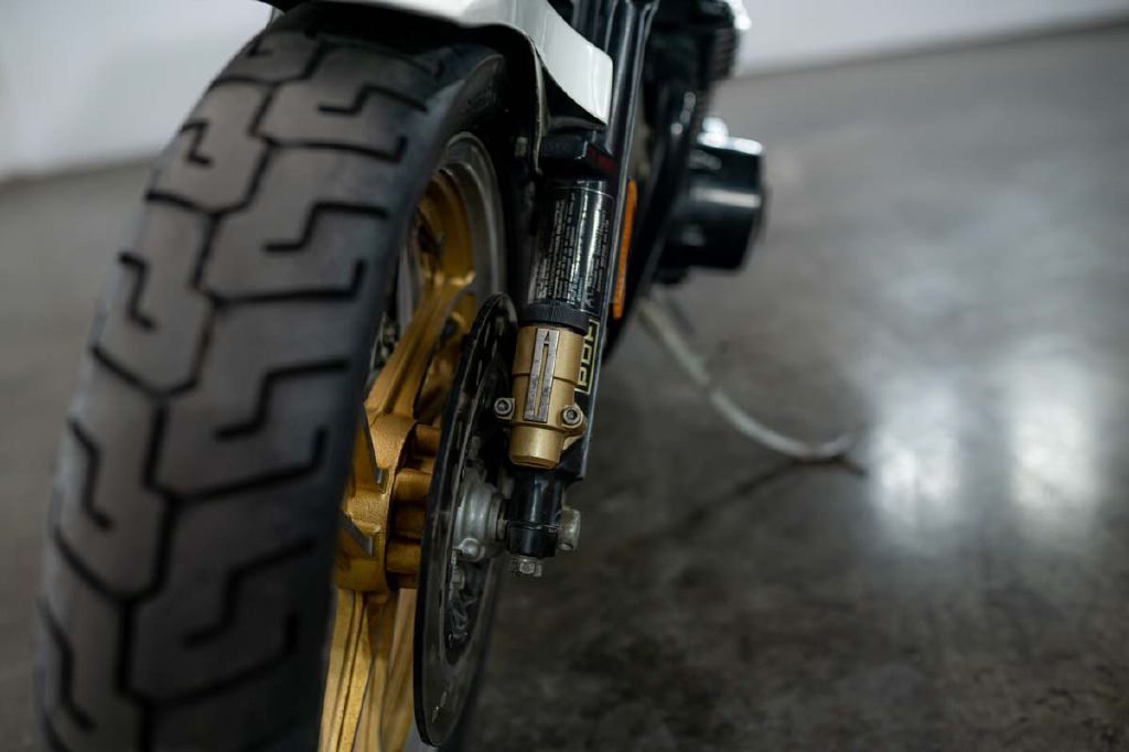 1985 Suzuki GS550E Motorcycle