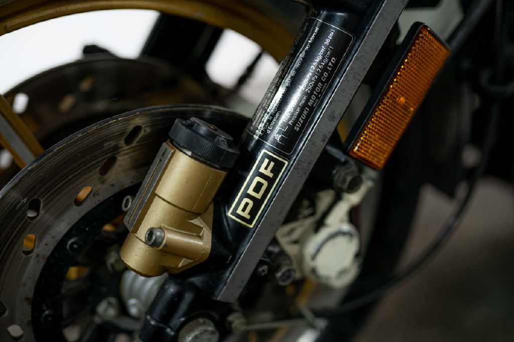 1985 Suzuki GS550E Motorcycle