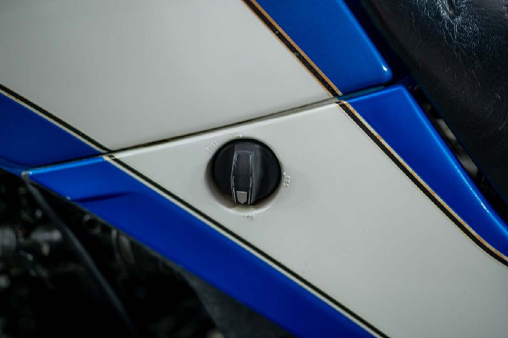 1985 Suzuki GS550E Motorcycle