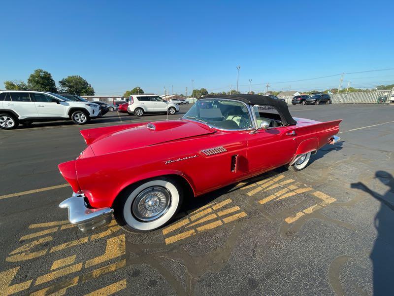 1957 Ford Thunderbird