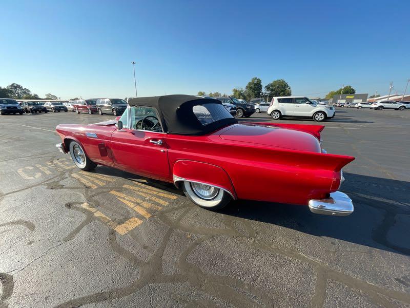 1957 Ford Thunderbird