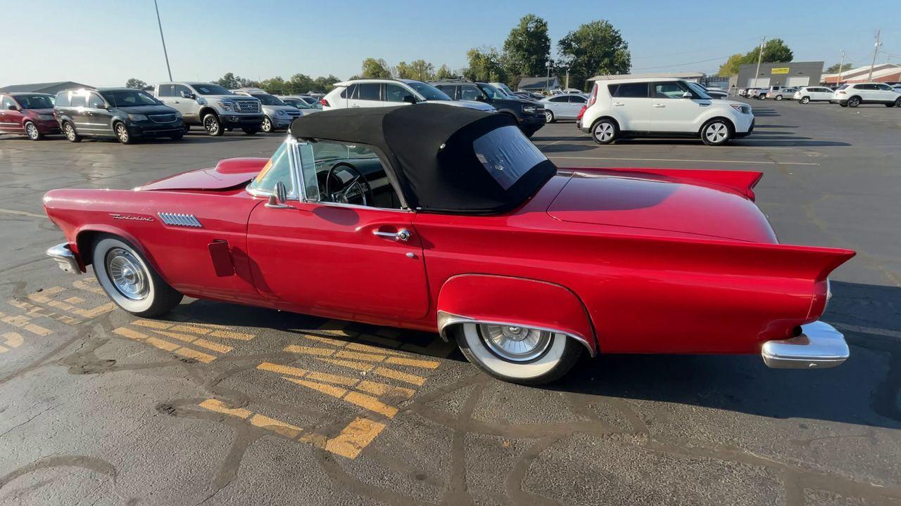 1957 Ford Thunderbird
