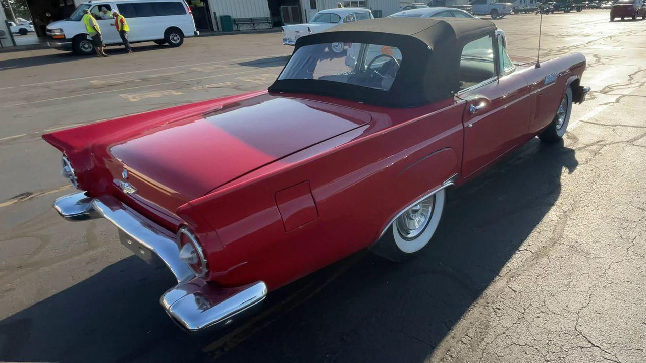 1957 Ford Thunderbird