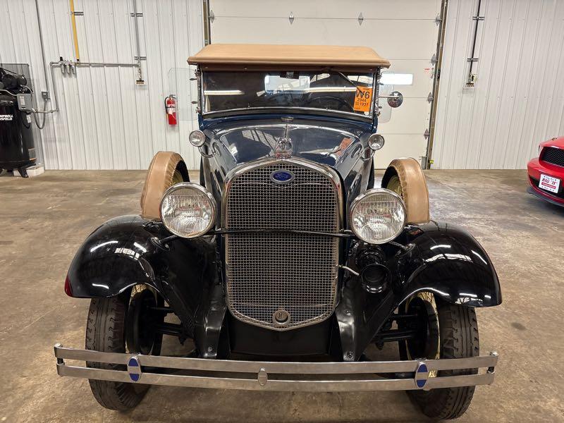1931 Ford Model A Deluxe Roadster