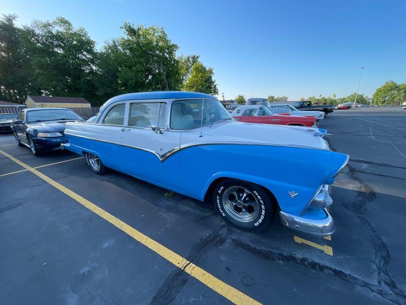 1955 Ford Fairlane Club Sedan