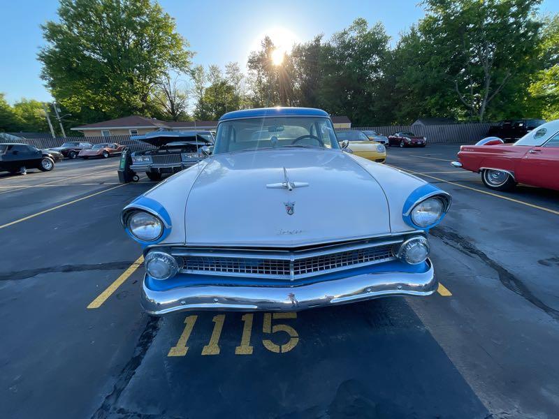 1955 Ford Fairlane Club Sedan